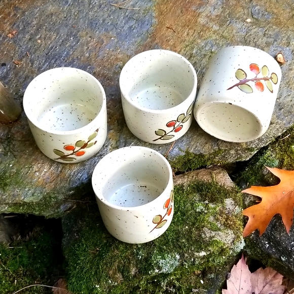 VINTAGE Otagari Sake ~ Tea cups Ceramic set of 4 🍃 2 sided branch leaf berry 🍂